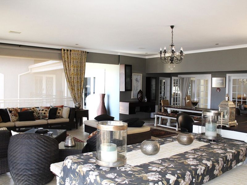 FOR SALE - WINDHOEK LUXURY HILL - AMBASSADOR-STYLE HOUSE - Photo 9