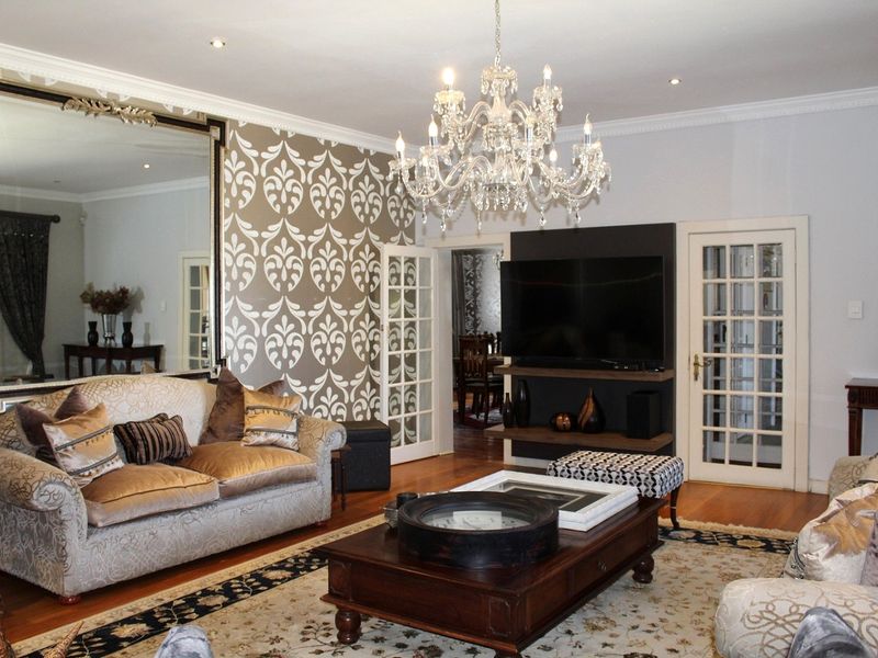 FOR SALE - WINDHOEK LUXURY HILL - AMBASSADOR-STYLE HOUSE - Photo 5