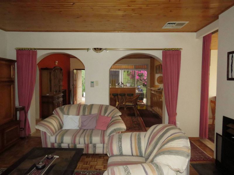 PROPERTY WITH BREATHTAKING VIEWS!! - Photo 1
