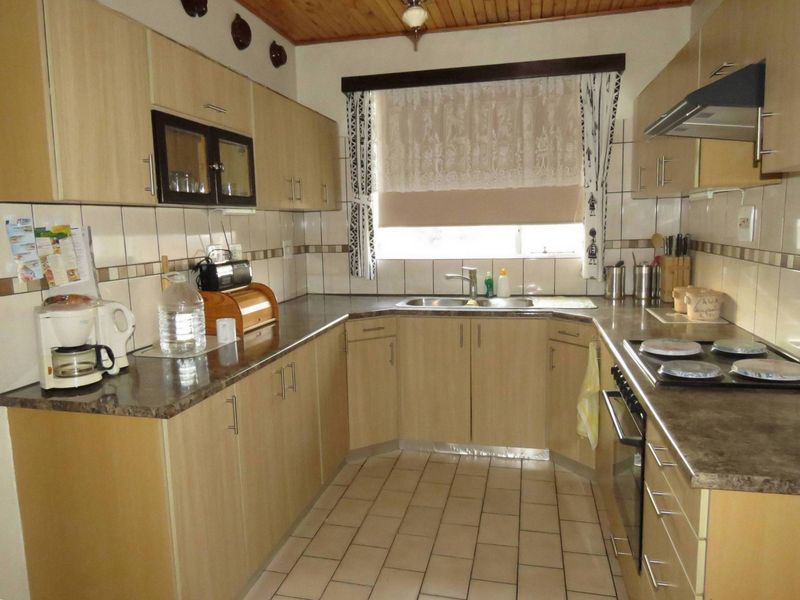 PROPERTY WITH BREATHTAKING VIEWS!! - Photo 9
