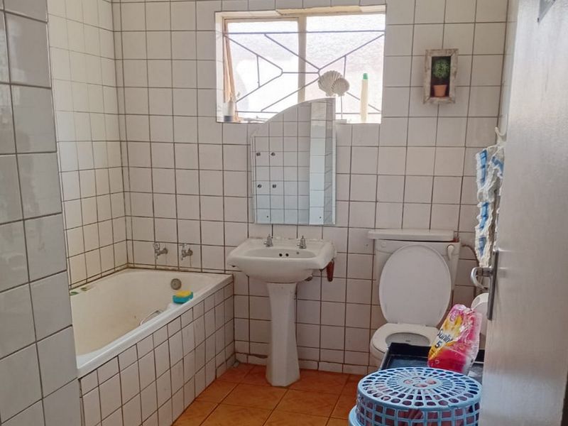 Discover your dream renovation project in the charming neighborhood of Veddersdal! - Photo 3