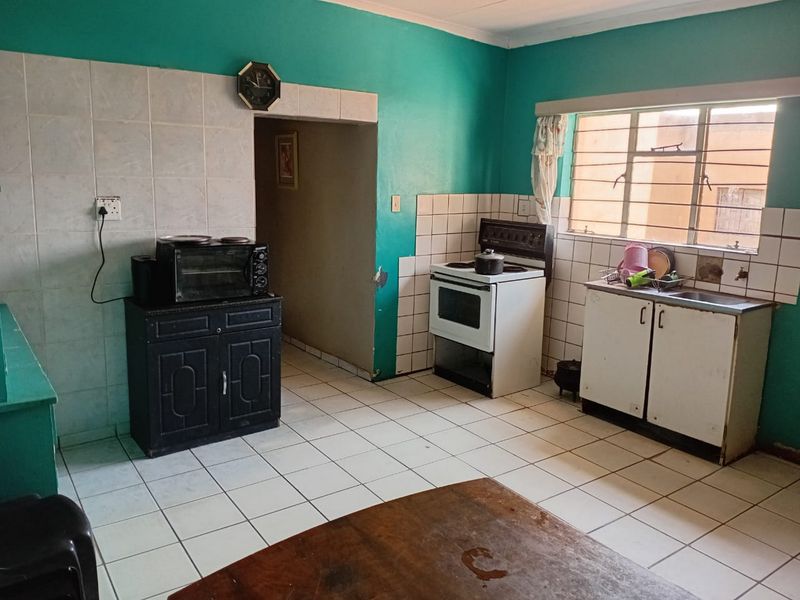 Discover your dream renovation project in the charming neighborhood of Veddersdal! - Photo 2