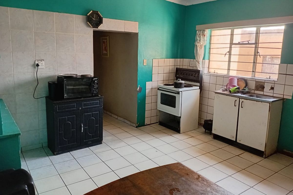 Discover your dream renovation project in the charming neighborhood of Veddersdal! - Photo 2