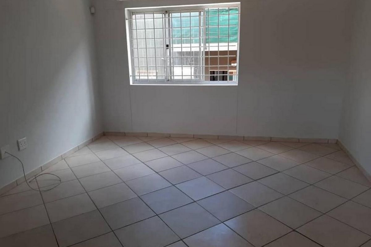 This perfectly positioned apartment puts the best of city living right at your doorstep. - Photo 3