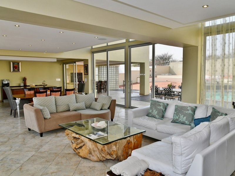 EXECUTIVE PROPERTY – ENTERTAINER’S PARADISE - Photo 7