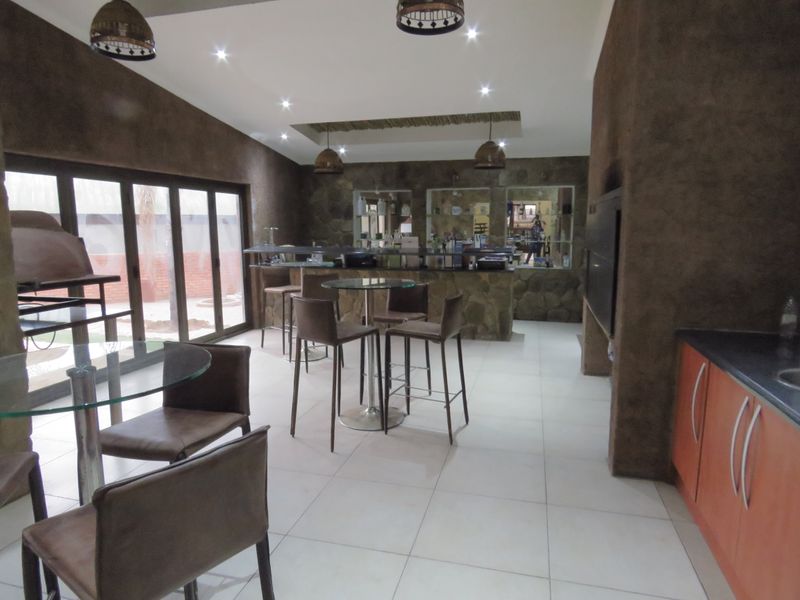 A HOME FOR THE WHOLE FAMILY - Photo 5