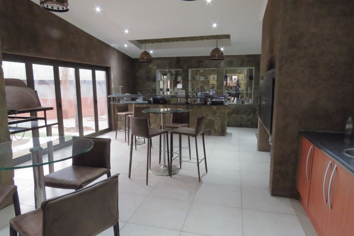 A HOME FOR THE WHOLE FAMILY - Photo 5