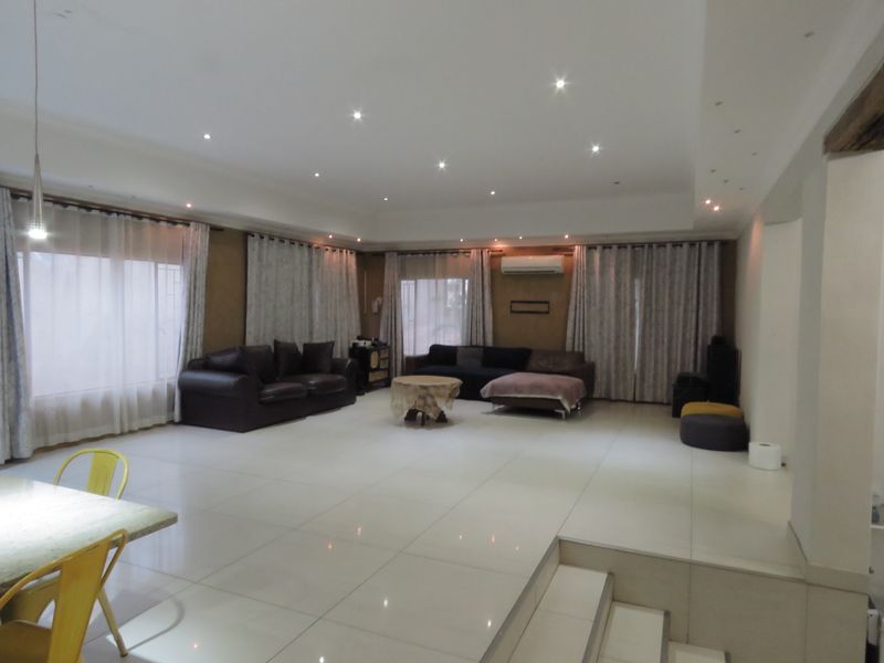 A HOME FOR THE WHOLE FAMILY - Photo 2