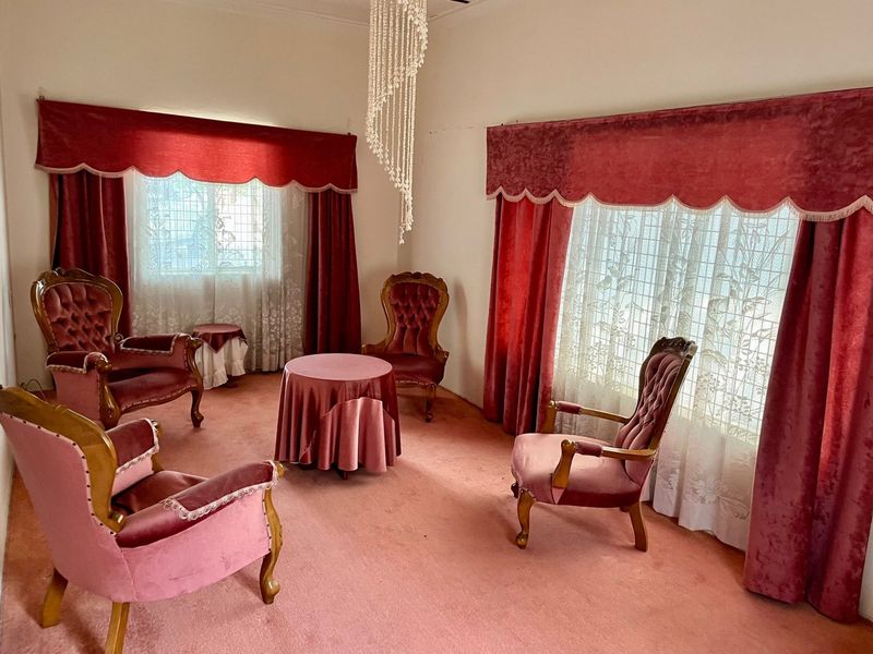 Perfect Family Home, with Safe shaded yard and room to grow - Photo 4