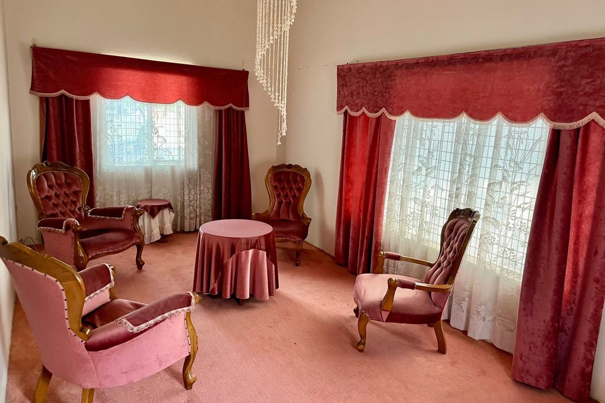 Perfect Family Home, with Safe shaded yard and room to grow - Photo 4