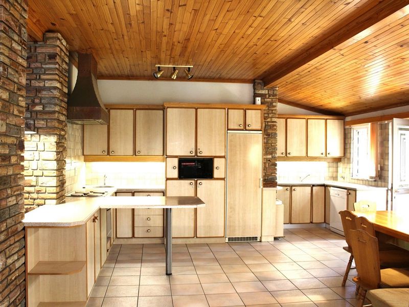 Versatile Property in Klein Windhoek – Ideal for Families or Investors - Photo 2