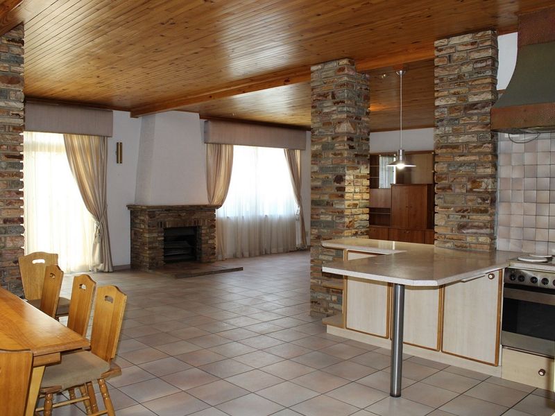 Versatile Property in Klein Windhoek – Ideal for Families or Investors - Photo 3