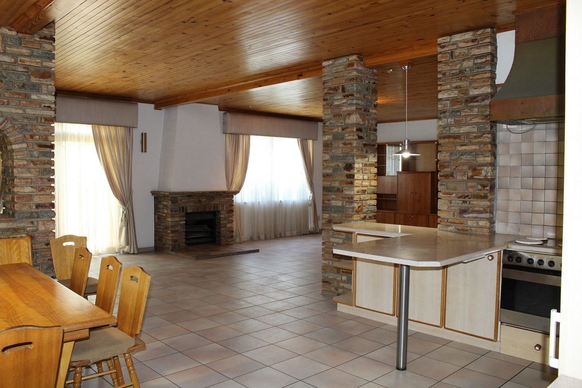 Versatile Property in Klein Windhoek – Ideal for Families or Investors - Photo 3