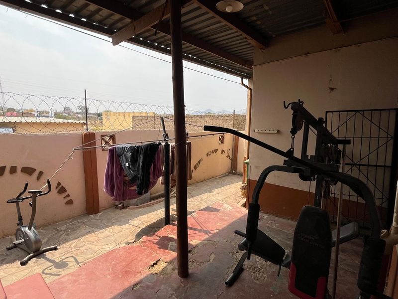 Discover your dream home in this perfectly positioned family residence - Photo 4