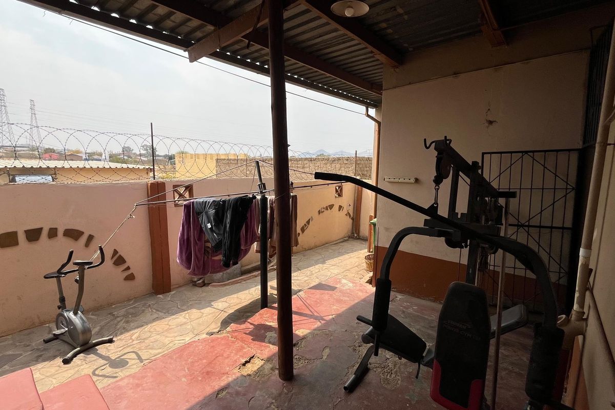 Discover your dream home in this perfectly positioned family residence - Photo 4