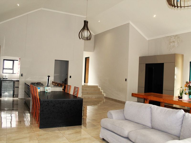 ELISINHEIM – 4 BEDROOM FAMILY HOME – FOR SALE - Photo 2