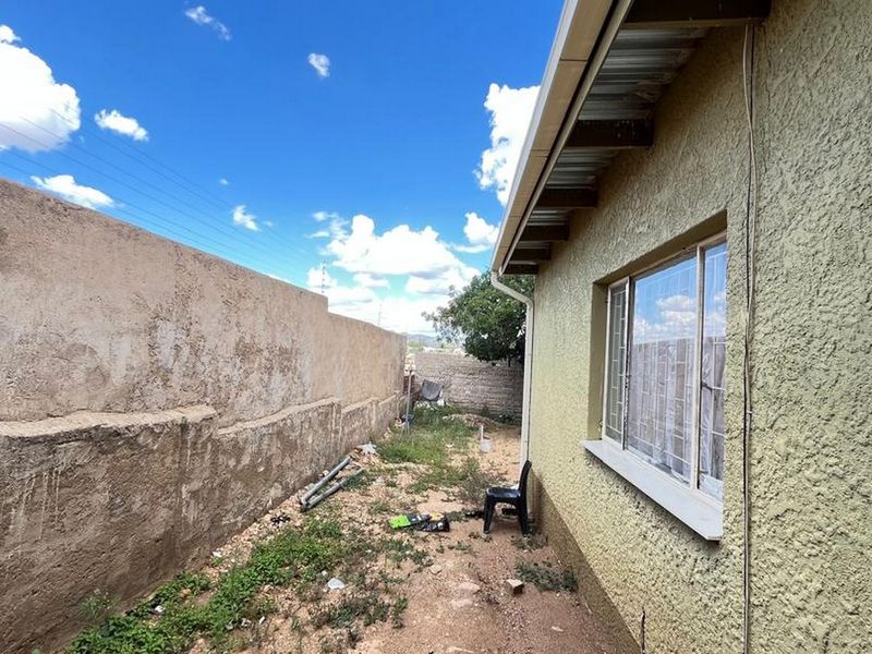 Spacious Family Home with Multiple Income generating Flats - Photo 7