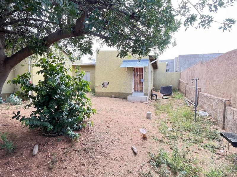 Spacious Family Home with Multiple Income generating Flats - Photo 6