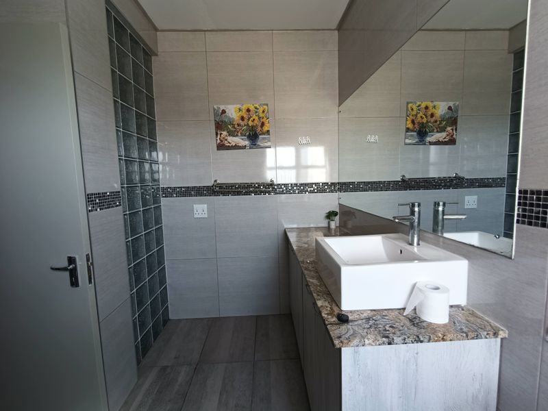 Semi-Furnished Duplex Apartment for Sale in Walvis Bay - Photo 4