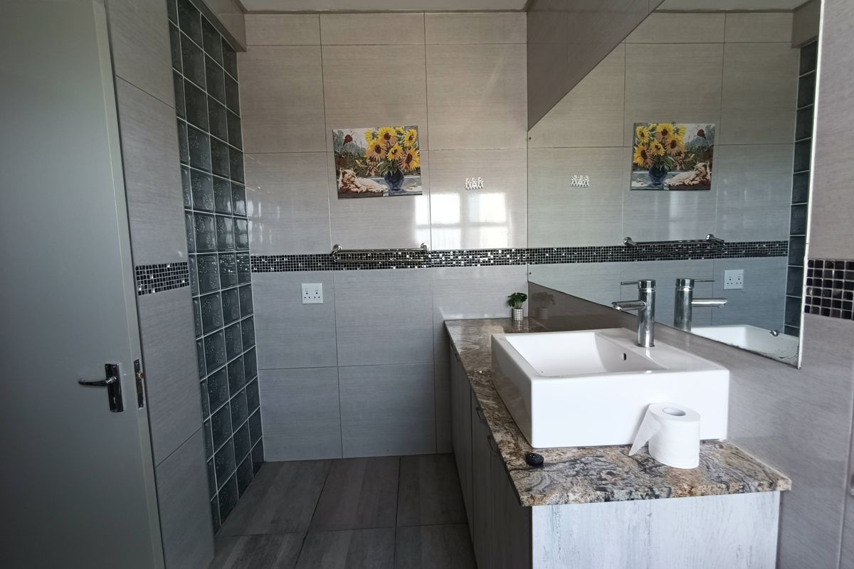 Semi-Furnished Duplex Apartment for Sale in Walvis Bay - Photo 4