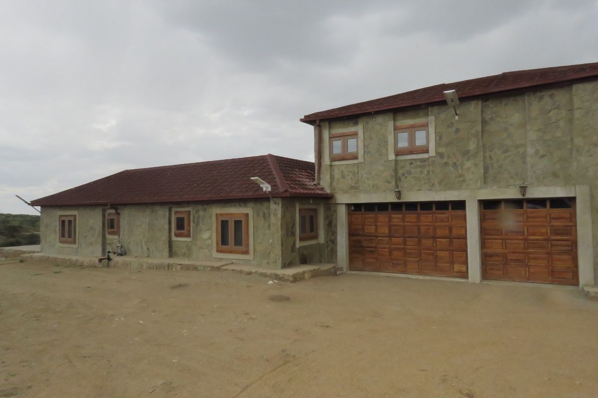 PARADISE AWAITS—MAKE IT YOURS!!! - Photo 4