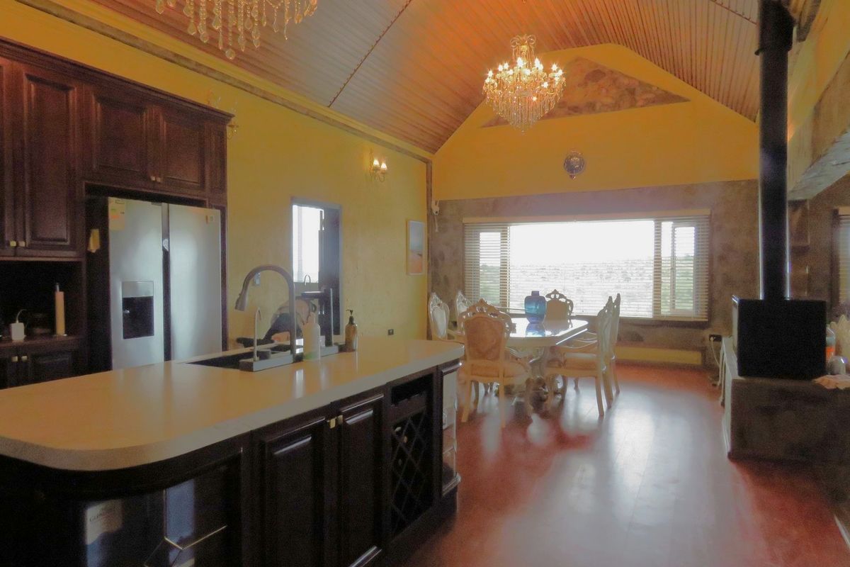 PARADISE AWAITS—MAKE IT YOURS!!! - Photo 2