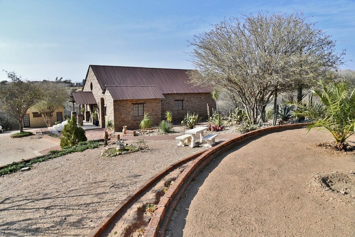 ONE-OF-A-KIND 'INCOME GENERATING'  SMALL HOLDING OF 2HA FOR SALE – THE VALLEY OF ANGELS, BRAKWATER - Photo 5