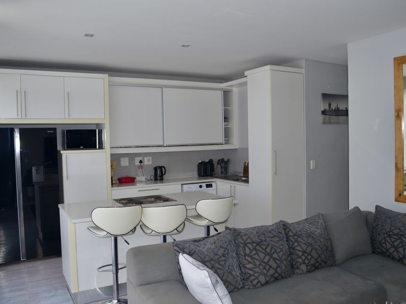 Excellent Investment Opportunity: 2-Bedroom Townhouse located in a prime area in Windhoek - Photo 3