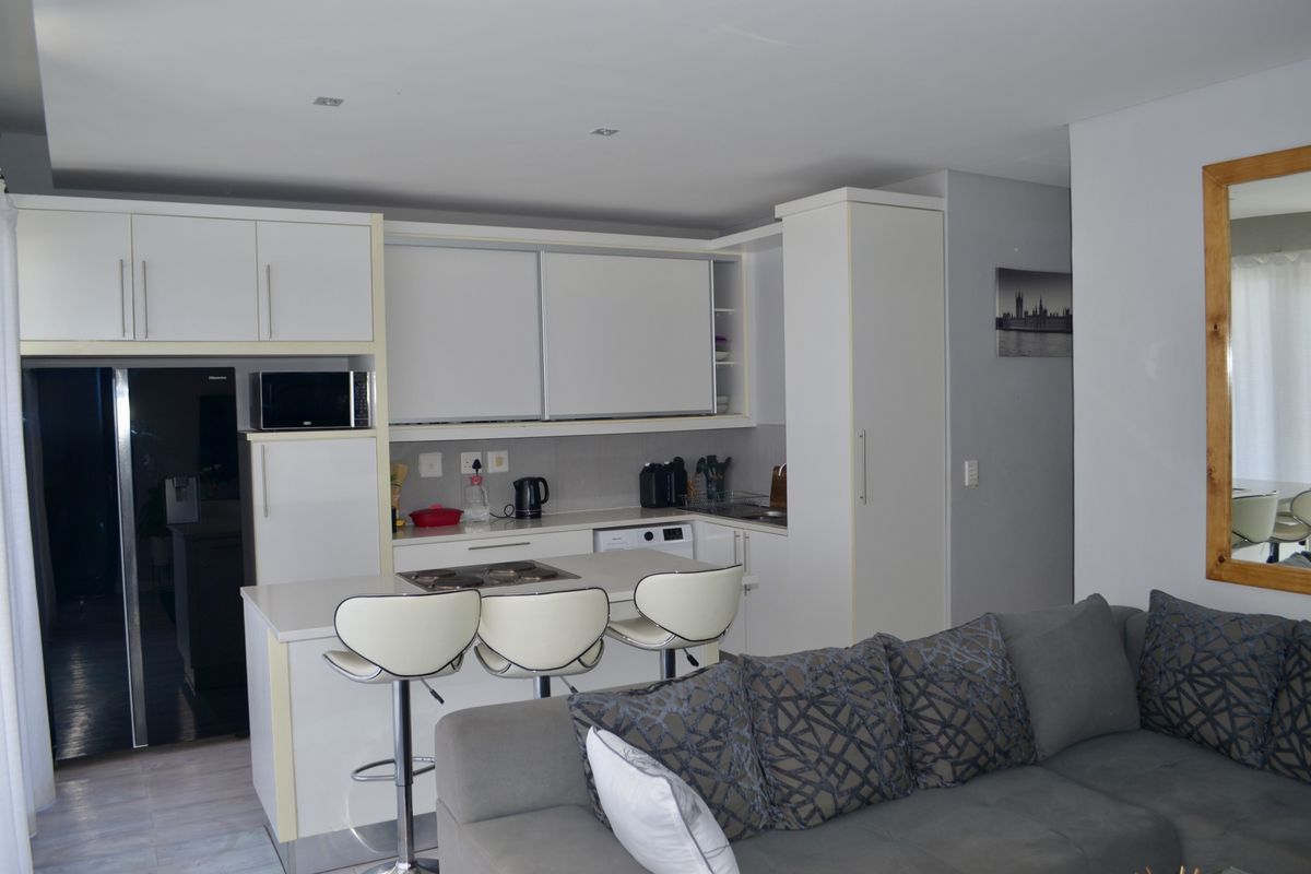 Excellent Investment Opportunity: 2-Bedroom Townhouse located in a prime area in Windhoek - Photo 3