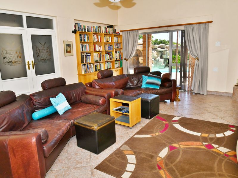 EXECUTIVE DREAM HOME IN KLEIN WINDHOEK - Photo 10