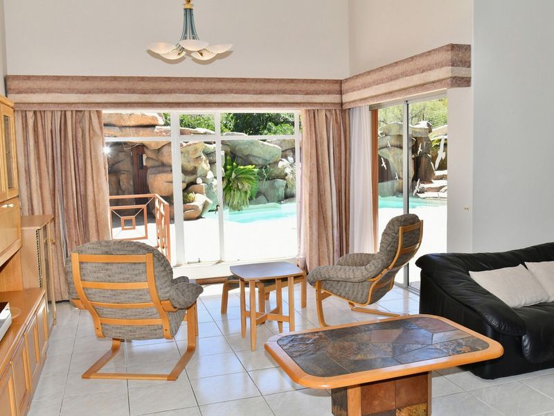 EXECUTIVE DREAM HOME IN KLEIN WINDHOEK - Photo 8