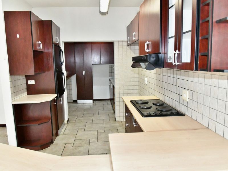 FAMILY-FRIENDLY LOCK-UP-AND-GO TOWNHOUSE (ONLY 5 UNITS) - Photo 7