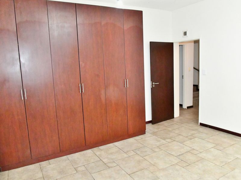 FAMILY-FRIENDLY LOCK-UP-AND-GO TOWNHOUSE (ONLY 5 UNITS) - Photo 10