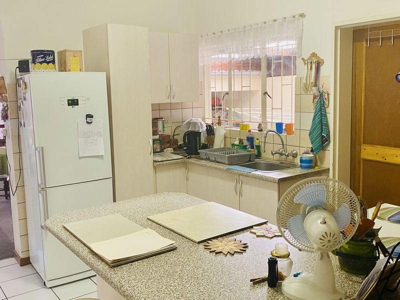 Townhouse for Rent in Avis Village, Windhoek - Photo 3