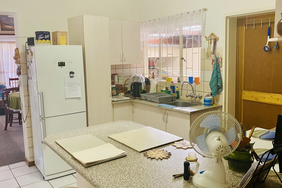 Townhouse for Rent in Avis Village, Windhoek - Photo 3