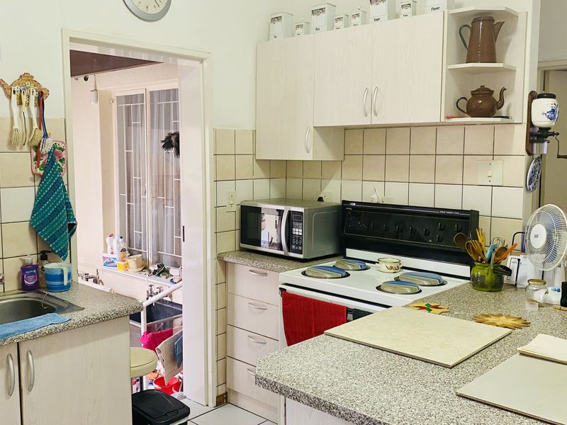 Townhouse for Rent in Avis Village, Windhoek - Photo 4