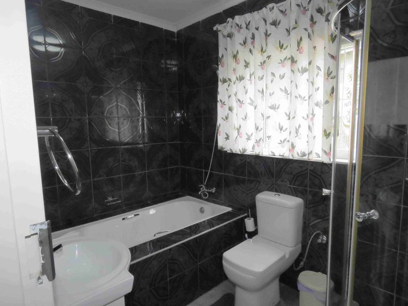 House For Sale In Windhoek - Photo 10