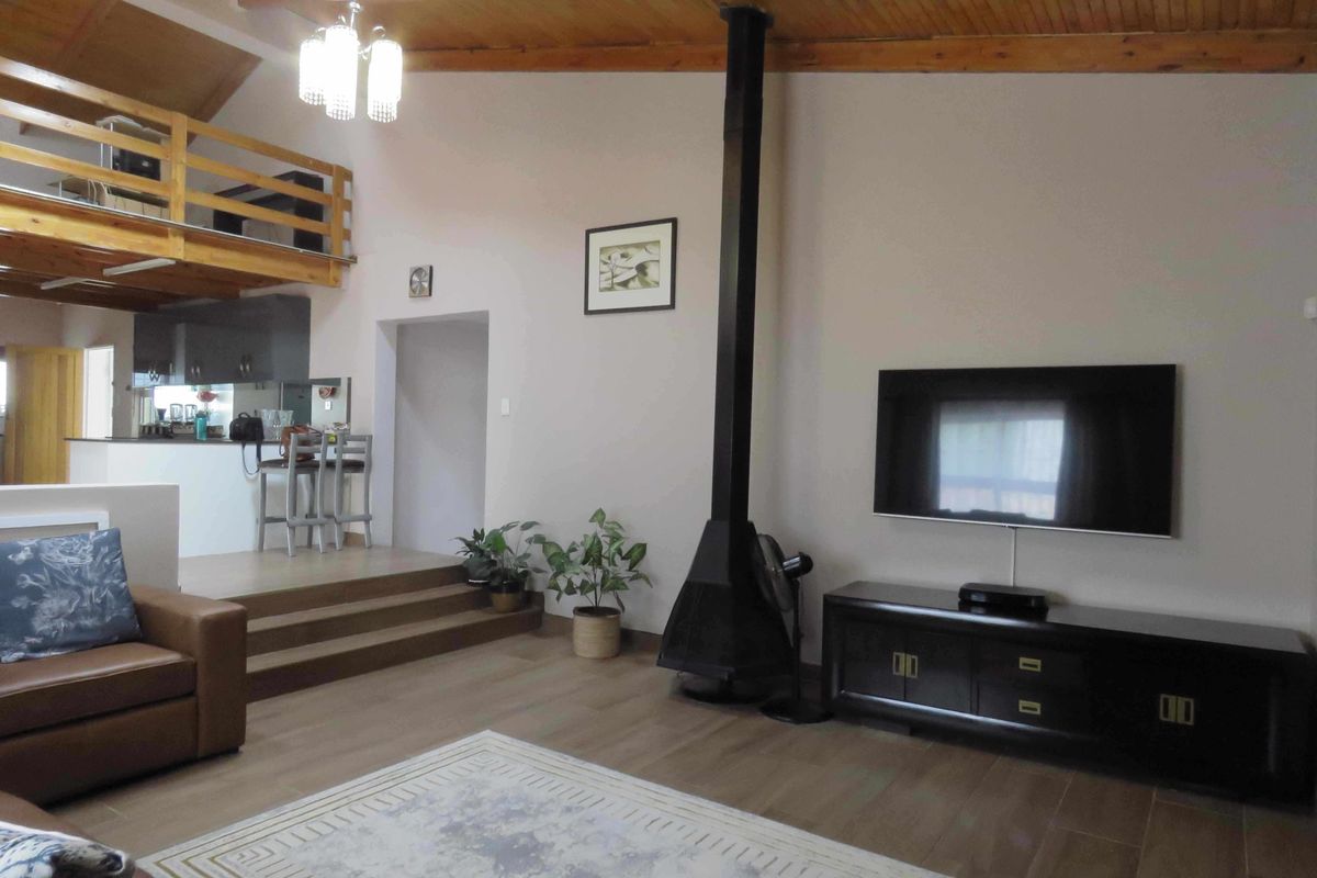 House For Sale In Windhoek - Photo 2