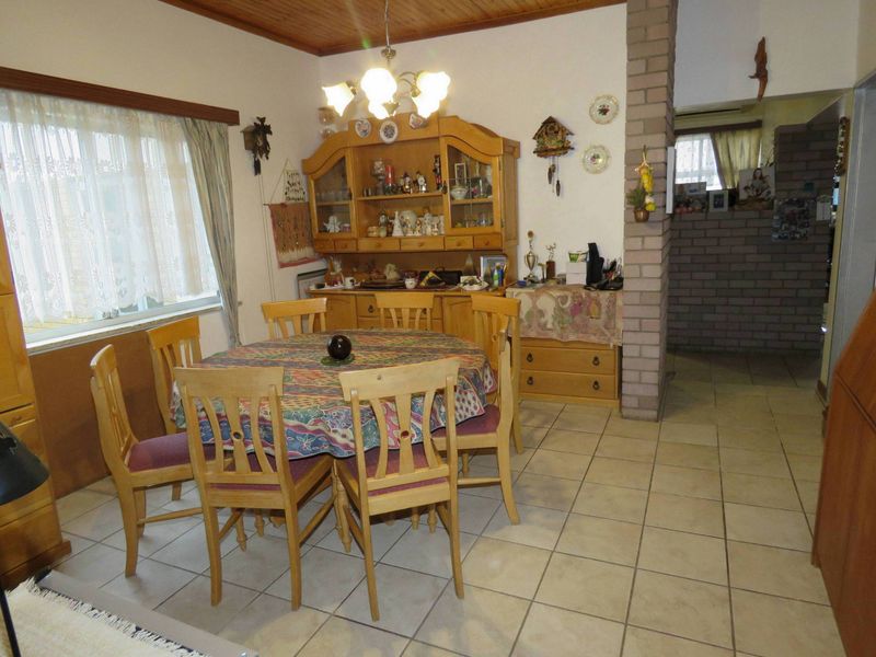 SPACIOUS FAMILY HOME IN POPULAR OLYMPIA - Photo 9