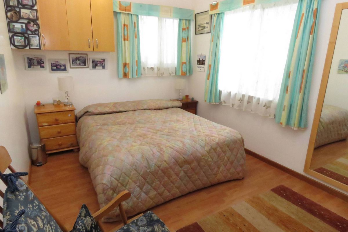 SPACIOUS FAMILY HOME IN POPULAR OLYMPIA - Photo 3