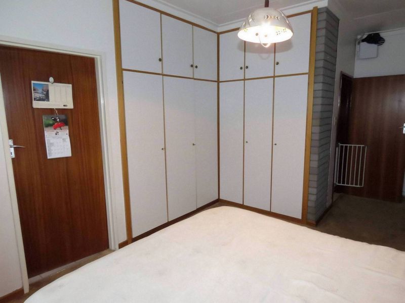 SPACIOUS FAMILY HOME IN POPULAR OLYMPIA - Photo 5