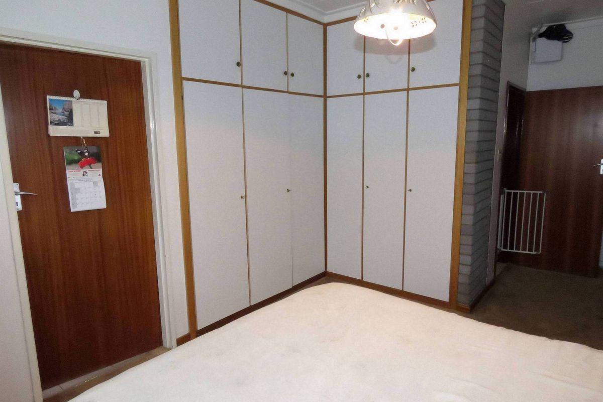 SPACIOUS FAMILY HOME IN POPULAR OLYMPIA - Photo 5