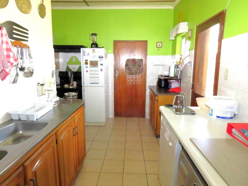 WELL-MAINTAINED 3-BEDROOM HOME IN A QUIET STREET - Photo 7