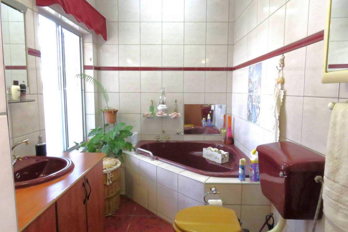 WELL-MAINTAINED 3-BEDROOM HOME IN A QUIET STREET - Photo 3