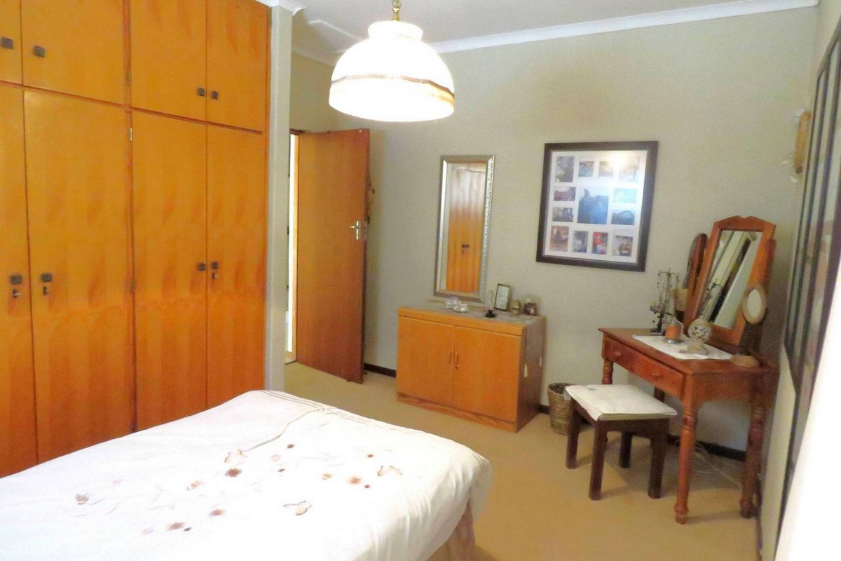 WELL-MAINTAINED 3-BEDROOM HOME IN A QUIET STREET - Photo 5