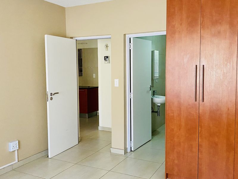Investment Opportunity: 1-Bedroom Flat for Sale in Auas Hills Retirement Village, Auasblick, Whk - Photo 4