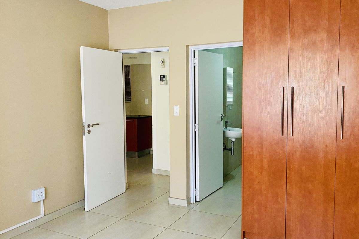Investment Opportunity: 1-Bedroom Flat for Sale in Auas Hills Retirement Village, Auasblick, Whk - Photo 4