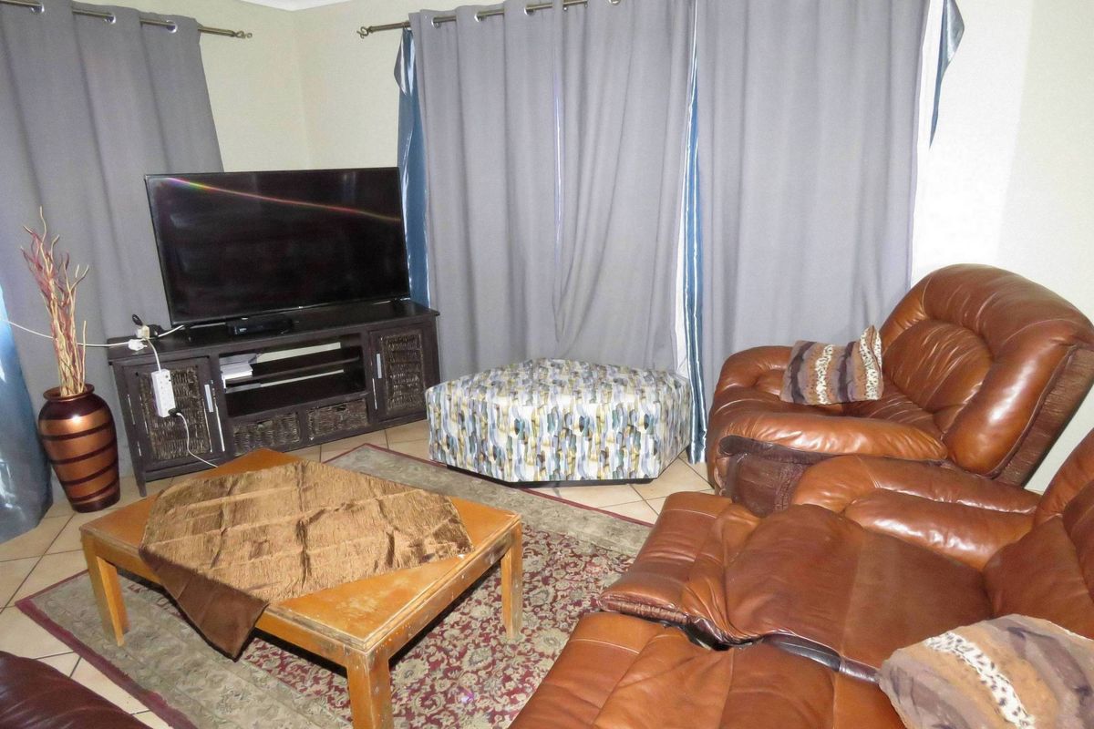 Family Home or sale - Pineerspark - Photo 3