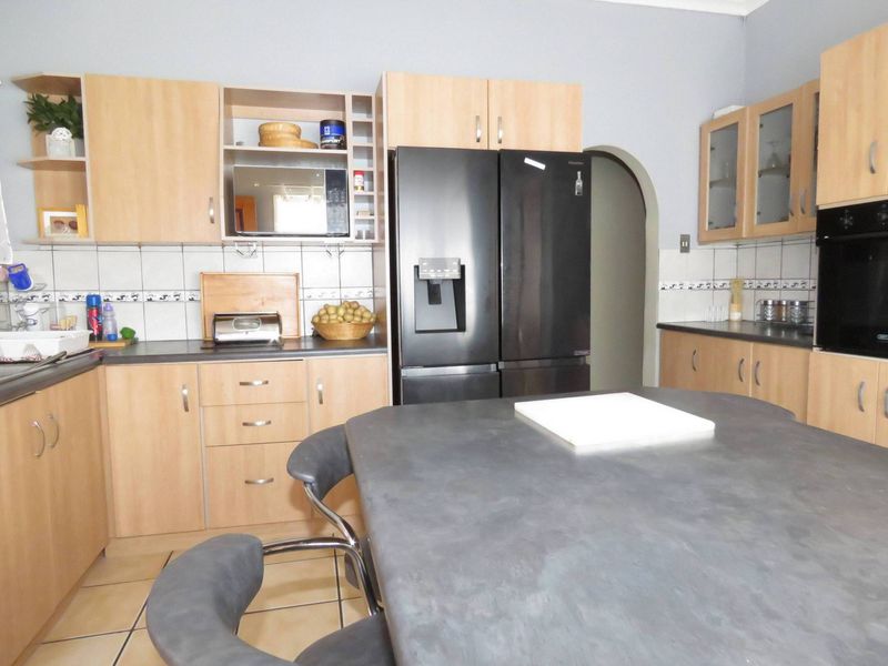 Family Home or sale - Pineerspark - Photo 2