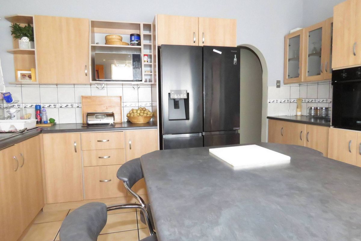 Family Home or sale - Pineerspark - Photo 2